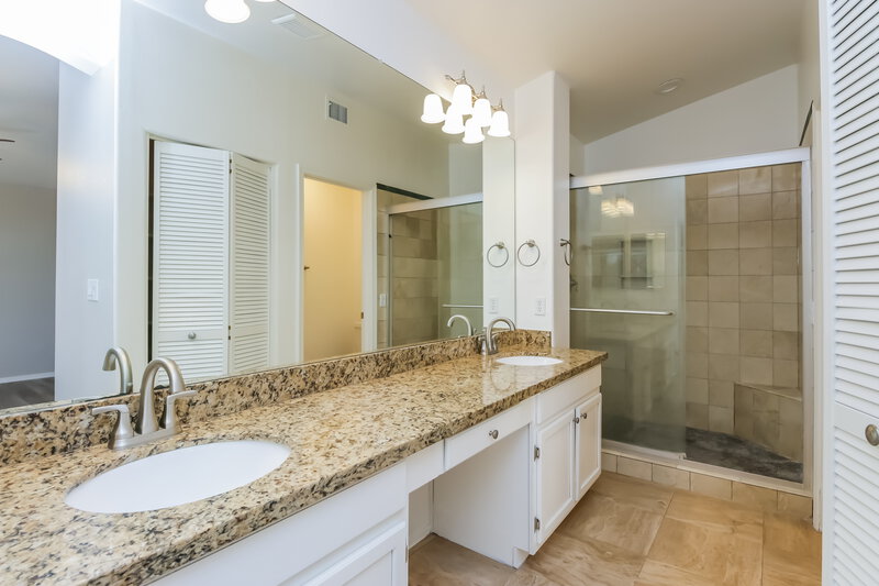 2,540/Mo, 1366 E Vaughn Ave Gilbert, AZ 85234 Main Bathroom View