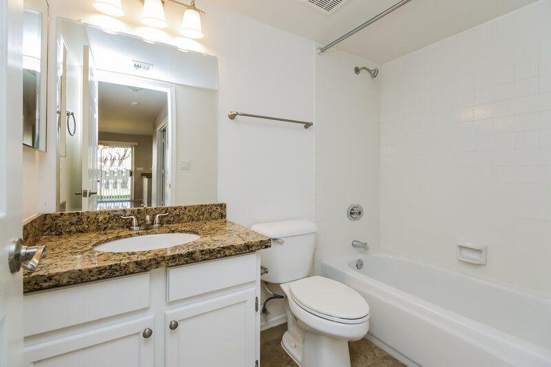 2,540/Mo, 1366 E Vaughn Ave Gilbert, AZ 85234 Bathroom View
