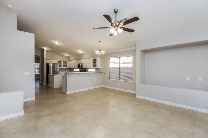 2,475/Mo, 1233 S Colonial Dr Gilbert, AZ 85296 Living Room View