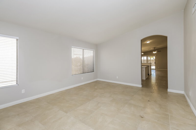 2,475/Mo, 1233 S Colonial Dr Gilbert, AZ 85296 Family Room View 2