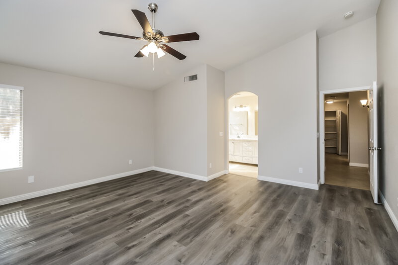 2,475/Mo, 1233 S Colonial Dr Gilbert, AZ 85296 Main Bedroom View 2