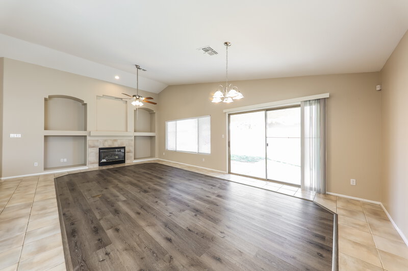 2,335/Mo, 8748 W Salter Dr Peoria, AZ 85382 Living Room View 3