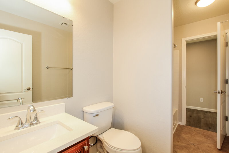 2,180/Mo, 27618 N 63rd Dr Phoenix, AZ 85083 Bathroom View