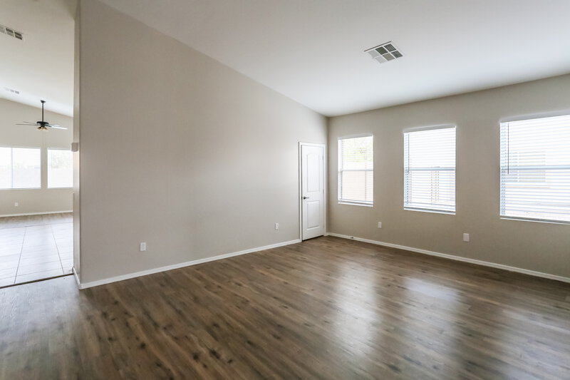 2,255/Mo, 6805 S 39th Dr Phoenix, AZ 85041 Living Room View