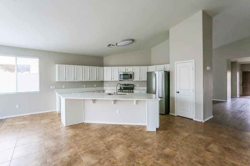 2,255/Mo, 6805 S 39th Dr Phoenix, AZ 85041 Breakfast Nook View