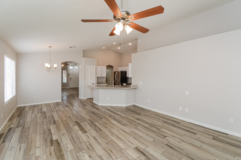 2,245/Mo, 20995 N 84th Dr Peoria, AZ 85382 Living Room View 2