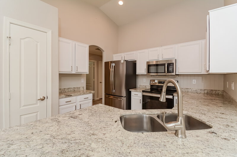 2,245/Mo, 20995 N 84th Dr Peoria, AZ 85382 Kitchen View