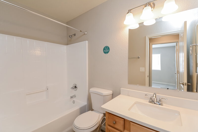 2,245/Mo, 20995 N 84th Dr Peoria, AZ 85382 Bathroom View