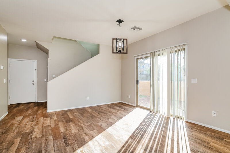 2,255/Mo, 129 E Catclaw St Gilbert, AZ 85296 Dining Room View