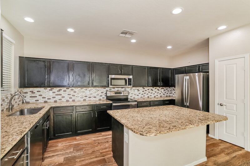 2,255/Mo, 129 E Catclaw St Gilbert, AZ 85296 Kitchen View