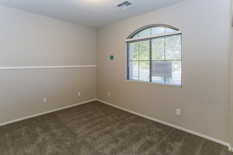 2,275/Mo, 6531 S 17th Ave Phoenix, AZ 85041 Bedroom View 2