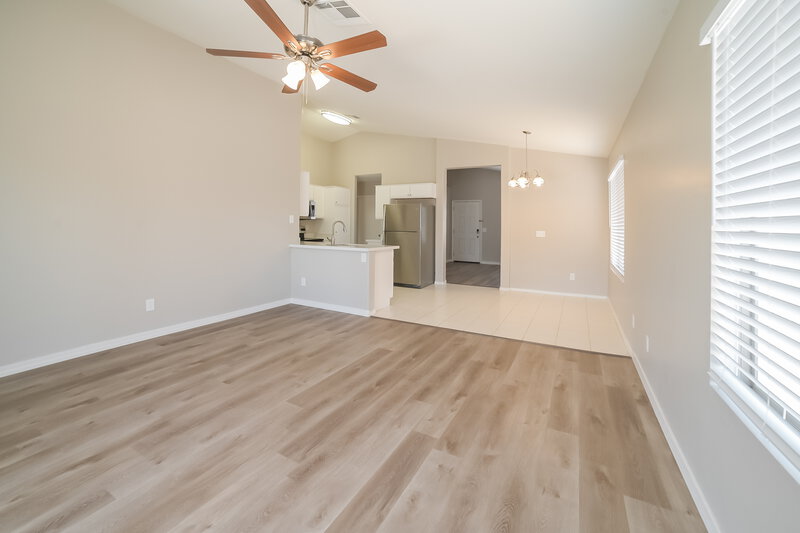 0/Mo, 14939 W Hearn Rd Surprise, AZ 85379 Family Room View 2