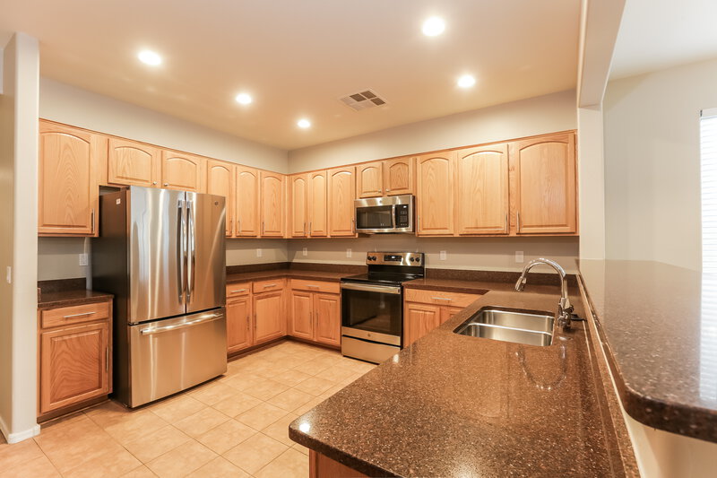 2,085/Mo, 7024 W Shumway Farm Rd Laveen, AZ 85339 Kitchen View