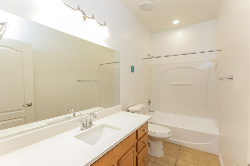 2,085/Mo, 7024 W Shumway Farm Rd Laveen, AZ 85339 Bathroom View