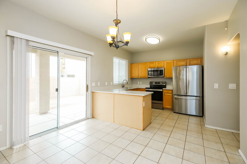 2,110/Mo, 4010 W Park St Phoenix, AZ 85041 Dining Room View