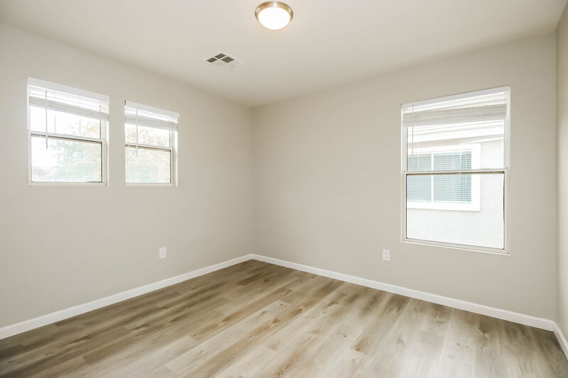 2,110/Mo, 4010 W Park St Phoenix, AZ 85041 Bedroom View