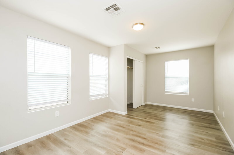 2,110/Mo, 4010 W Park St Phoenix, AZ 85041 Bedroom View 2