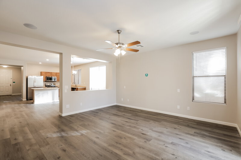 2,105/Mo, 3117 W St Kateri Dr Phoenix, AZ 85041 Living Room View
