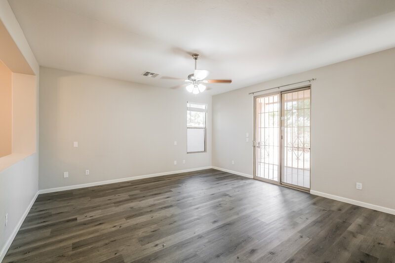 1,975/Mo, 3117 W St Kateri Dr Phoenix, AZ 85041 Living Room View