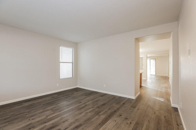 2,105/Mo, 3117 W St Kateri Dr Phoenix, AZ 85041 Family Room View