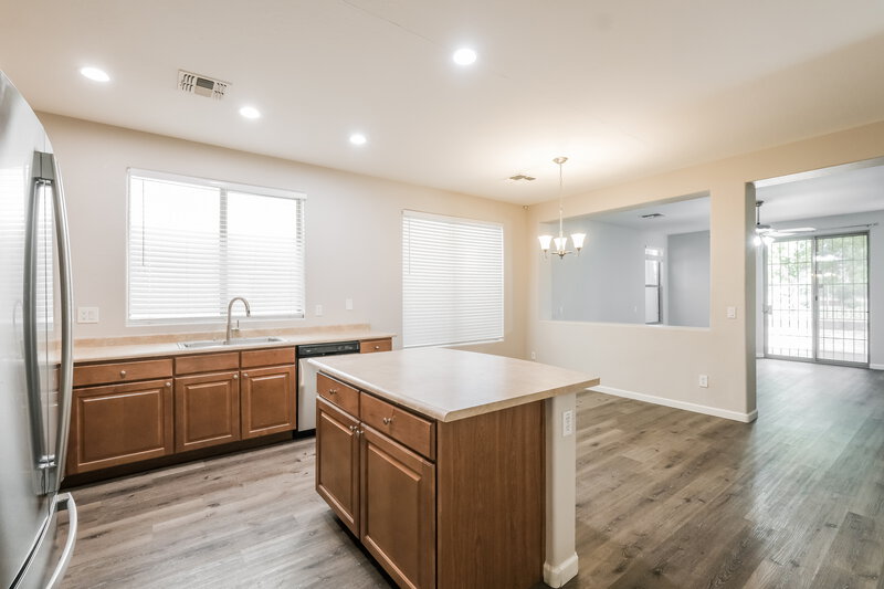 1,975/Mo, 3117 W St Kateri Dr Phoenix, AZ 85041 Kitchen View 3