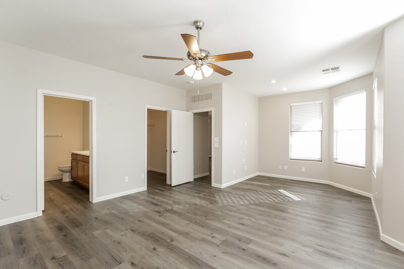 2,105/Mo, 3117 W St Kateri Dr Phoenix, AZ 85041 Main Bedroom View 2