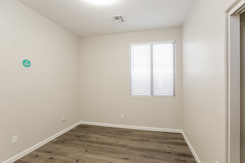 2,105/Mo, 3117 W St Kateri Dr Phoenix, AZ 85041 Bedroom View