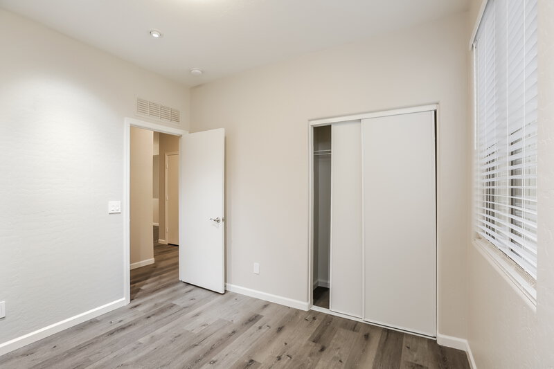 2,105/Mo, 3117 W St Kateri Dr Phoenix, AZ 85041 Bedroom View 2