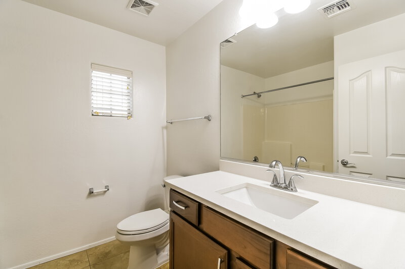 2,140/Mo, 2494 E Boston St Gilbert, AZ 85295 Bathroom View 2