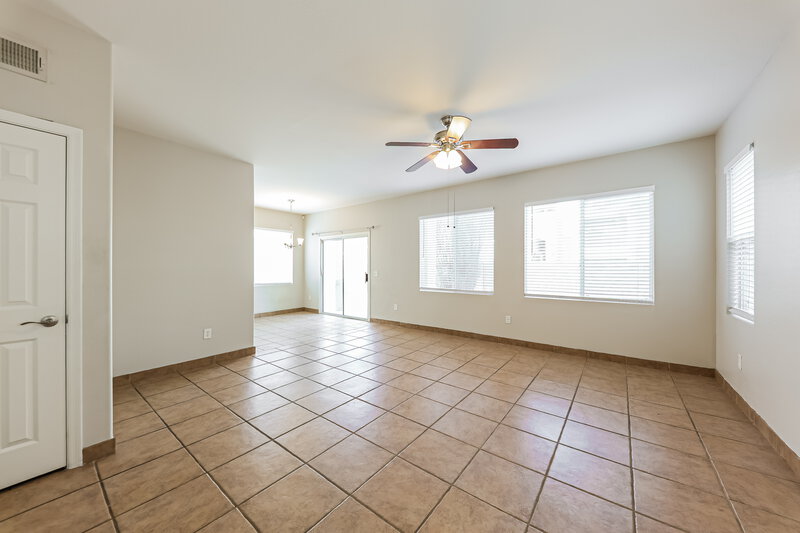 2,340/Mo, 34806 N 31st Ave Phoenix, AZ 85086 Living Room View