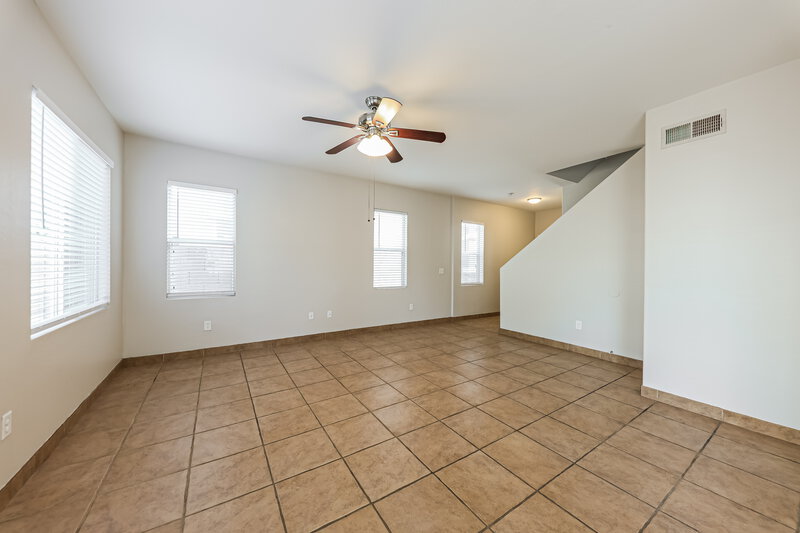 2,340/Mo, 34806 N 31st Ave Phoenix, AZ 85086 Living Room View 2