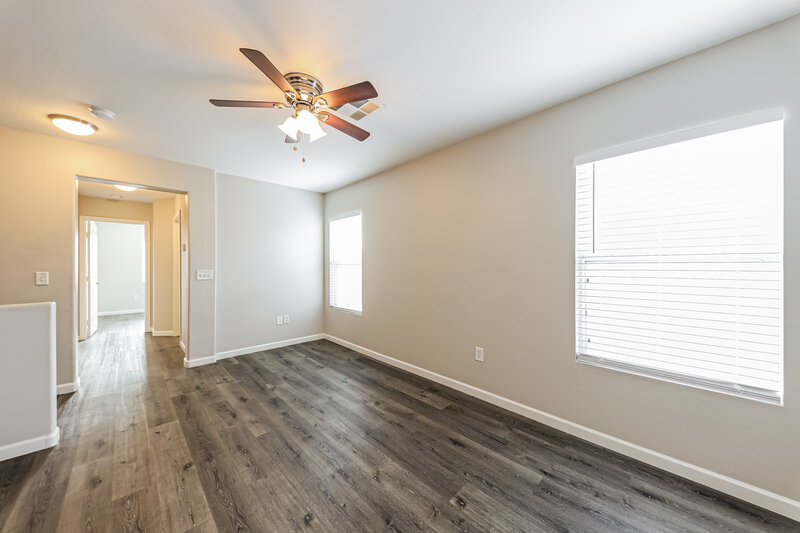 2,340/Mo, 34806 N 31st Ave Phoenix, AZ 85086 Sitting Room View