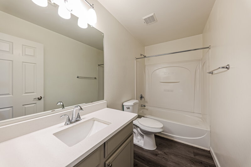 2,340/Mo, 34806 N 31st Ave Phoenix, AZ 85086 Bathroom View