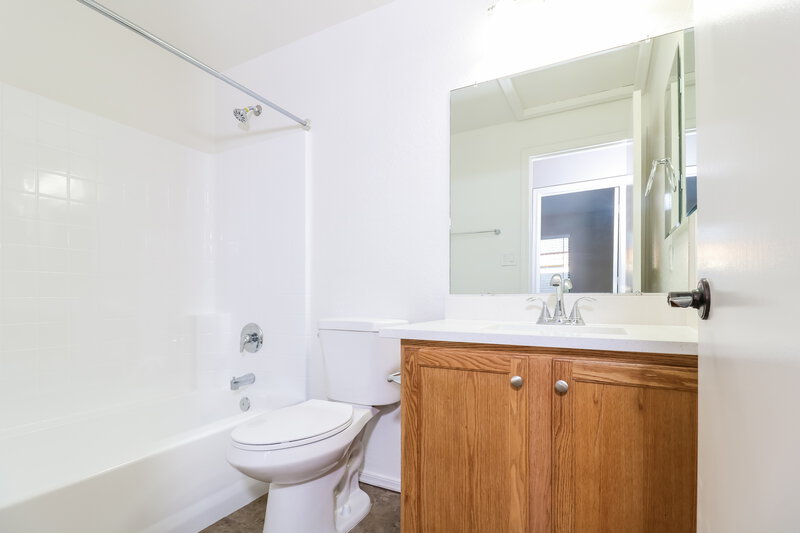 2,060/Mo, 15057 N Gil Balcome Ct Surprise, AZ 85379 Bathroom View