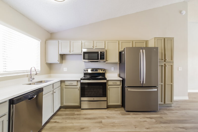 2,130/Mo, 5222 W Aster Dr Glendale, AZ 85304 Kitchen View