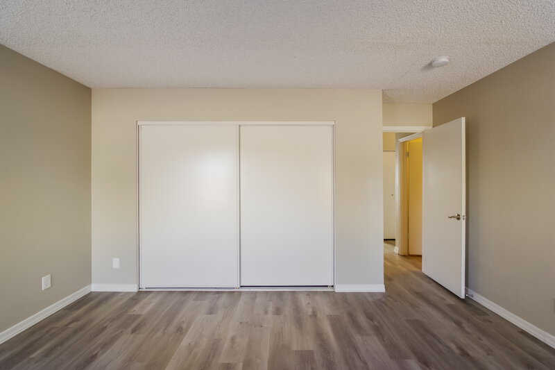 2,130/Mo, 5222 W Aster Dr Glendale, AZ 85304 Main Bedroom View 2