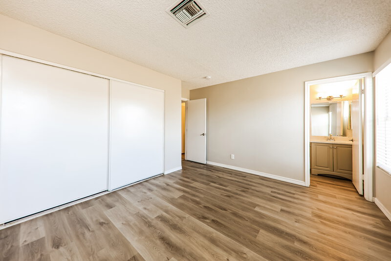 2,150/Mo, 5222 W Aster Dr Glendale, AZ 85304 Main Bedroom View 2