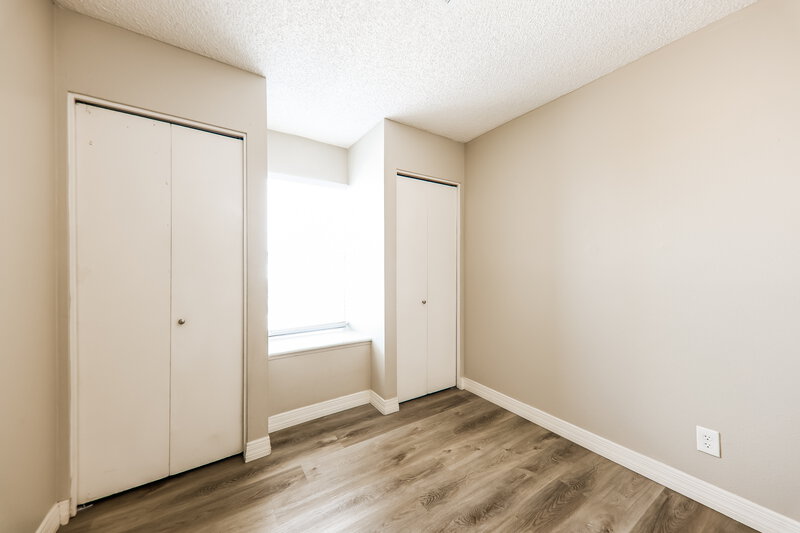 2,150/Mo, 5222 W Aster Dr Glendale, AZ 85304 Bedroom View