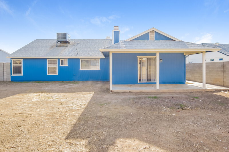2,130/Mo, 5222 W Aster Dr Glendale, AZ 85304 Rear View