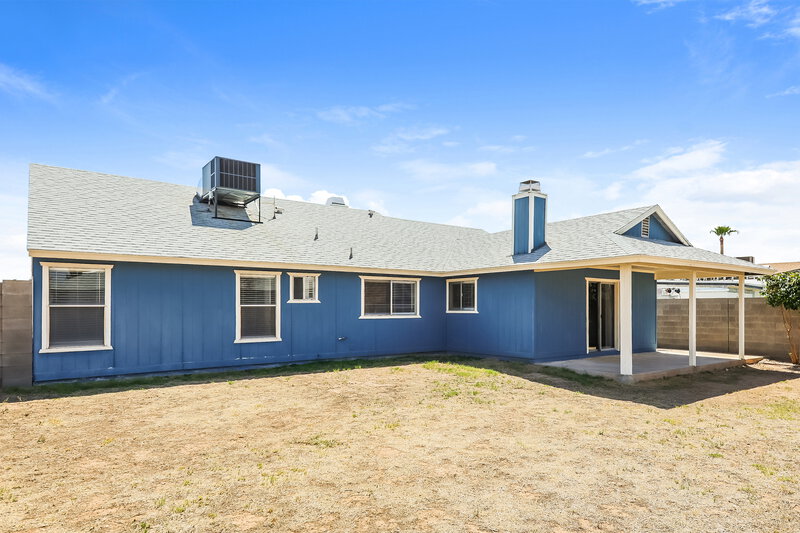 2,150/Mo, 5222 W Aster Dr Glendale, AZ 85304 Rear View