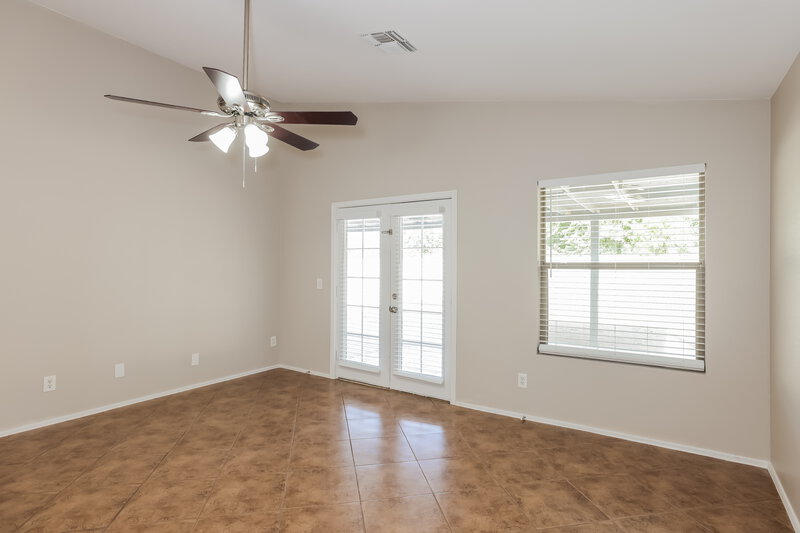 2,330/Mo, 1128 W 20th Ave Apache Junction, AZ 85120 Family Room View