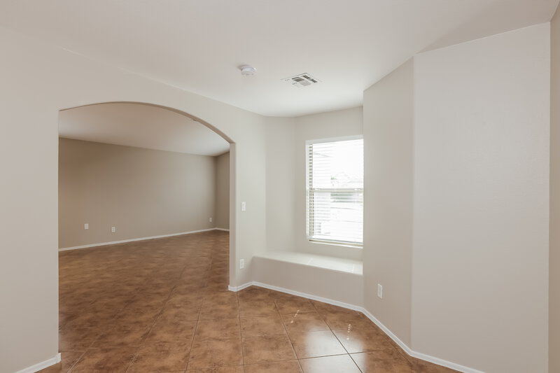 2,330/Mo, 1128 W 20th Ave Apache Junction, AZ 85120 Office View