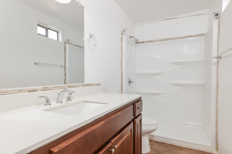 2,330/Mo, 1128 W 20th Ave Apache Junction, AZ 85120 Main Bathroom View
