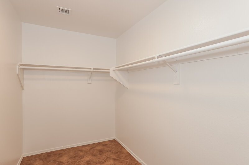 2,330/Mo, 1128 W 20th Ave Apache Junction, AZ 85120 Walk In Closet View