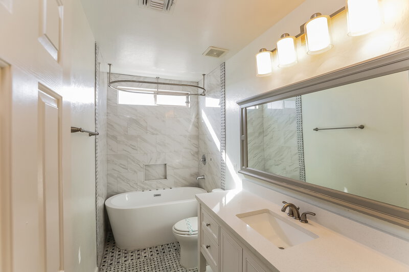 2,400/Mo, 5415 W Pollack St Laveen, AZ 85339 Bathroom View