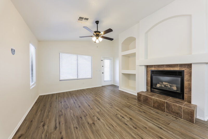 2,550/Mo, 2452 W Blue Sky Dr Phoenix, AZ 85085 Family Room View