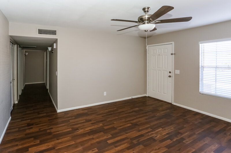 2,470/Mo, 335 E Harwell Rd Gilbert, AZ 85234 Foyer View