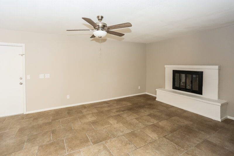 2,470/Mo, 335 E Harwell Rd Gilbert, AZ 85234 Living Room View