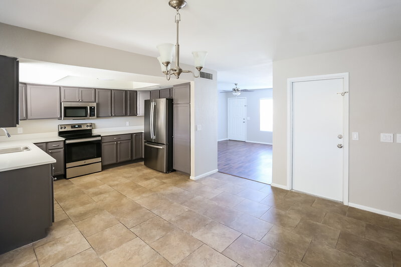 2,470/Mo, 335 E Harwell Rd Gilbert, AZ 85234 Dining Room View