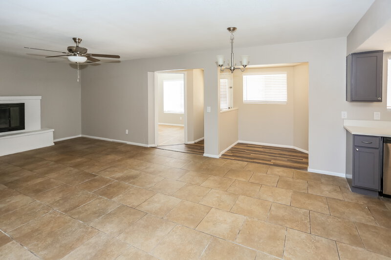 2,470/Mo, 335 E Harwell Rd Gilbert, AZ 85234 Dining Room View 2